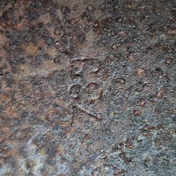 Pre Griswold Erie "ERIE" Cast Iron No.9 10 Inch Griddle - Picture 3 of 8